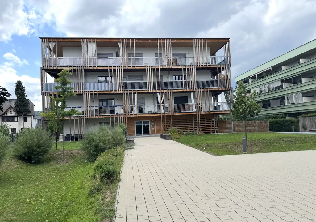 Stylisch wohnen in der Nähe von Don Bosco – 2 Zimmer & XL-Balkon