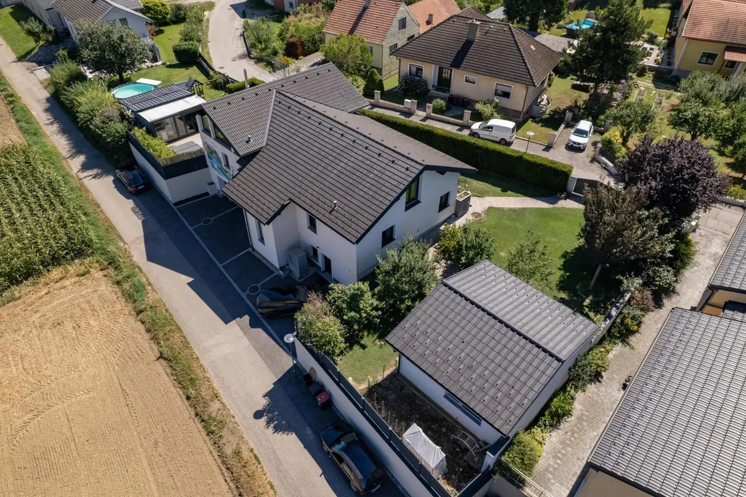 Exklusives Einfamilienhaus mit Ausblick und Wellnessbereich