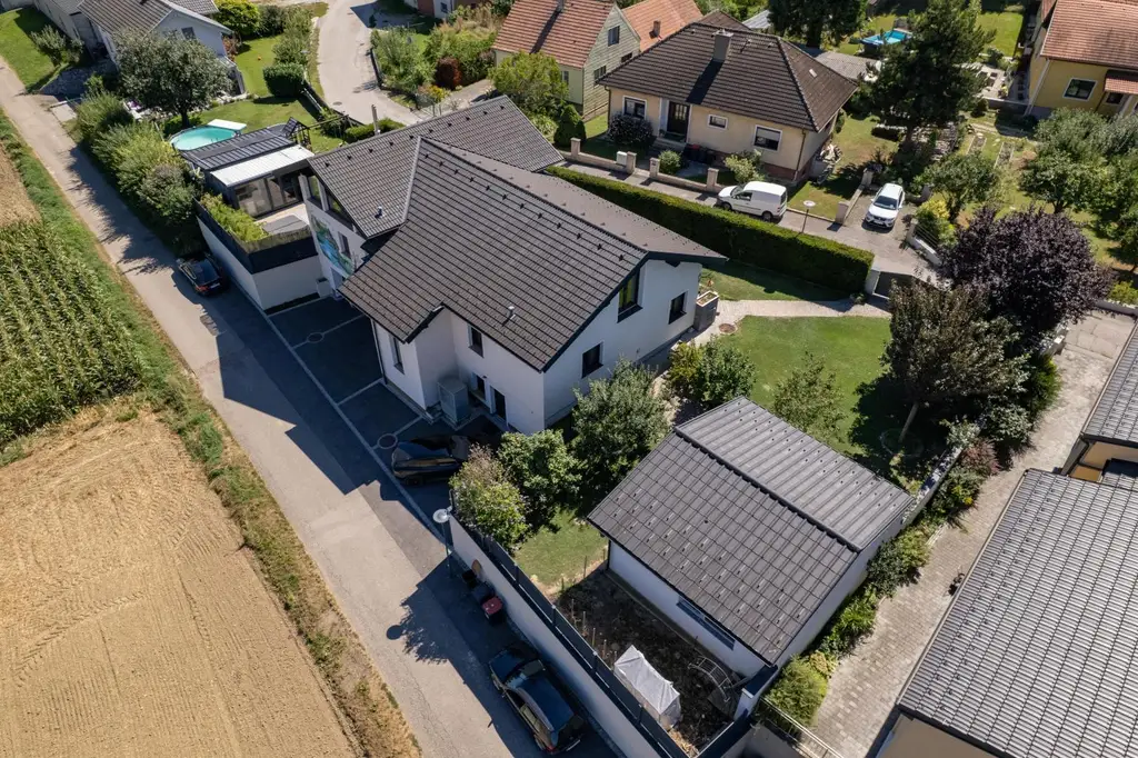 Exklusives Einfamilienhaus mit Ausblick und Wellnessbereich