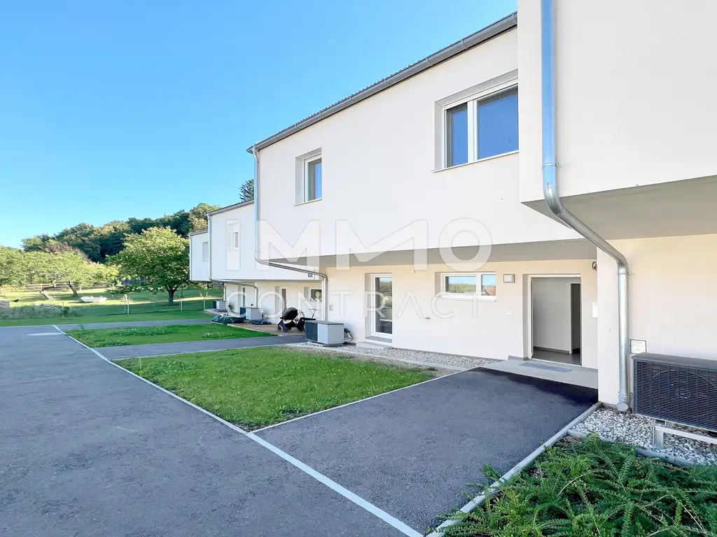 4ZI-REIHENHAUS mit NEBENGEBÄUDE (BÜRO) in Grünlage inkl.2 Parkpl.
Landesförderung möglich - keine Käuferprovision