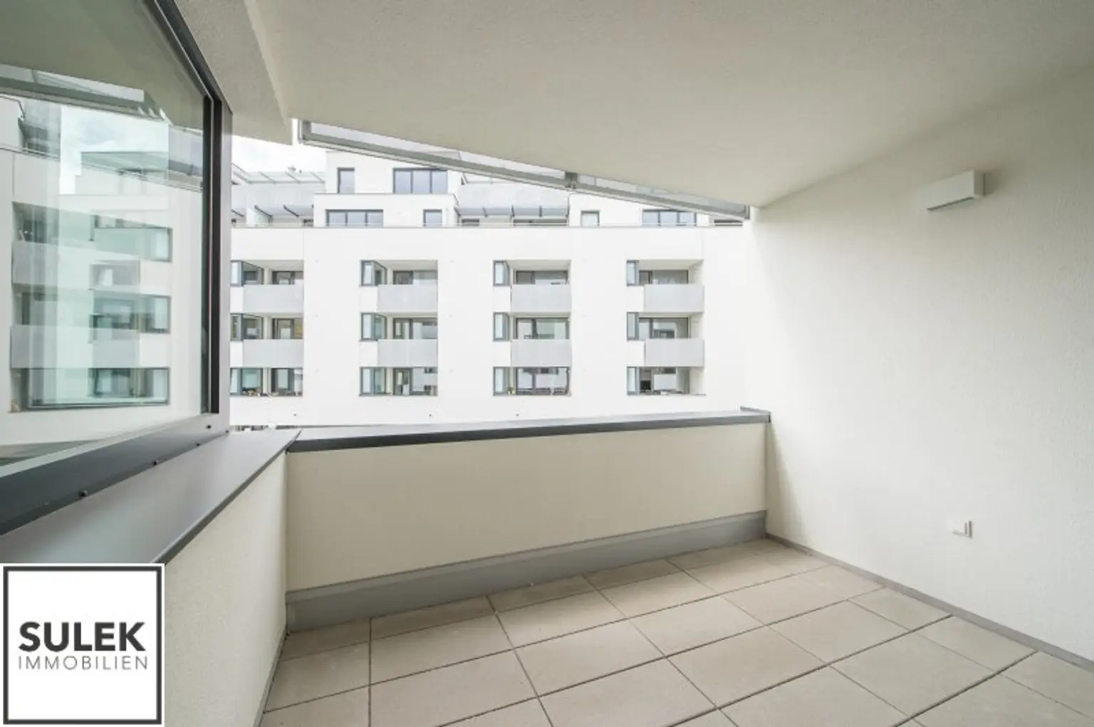 Gut aufgeteilte 2-Zimmer Neubauwohnung mit Loggia // nähe U4 & U6 // ab November verfügbar!