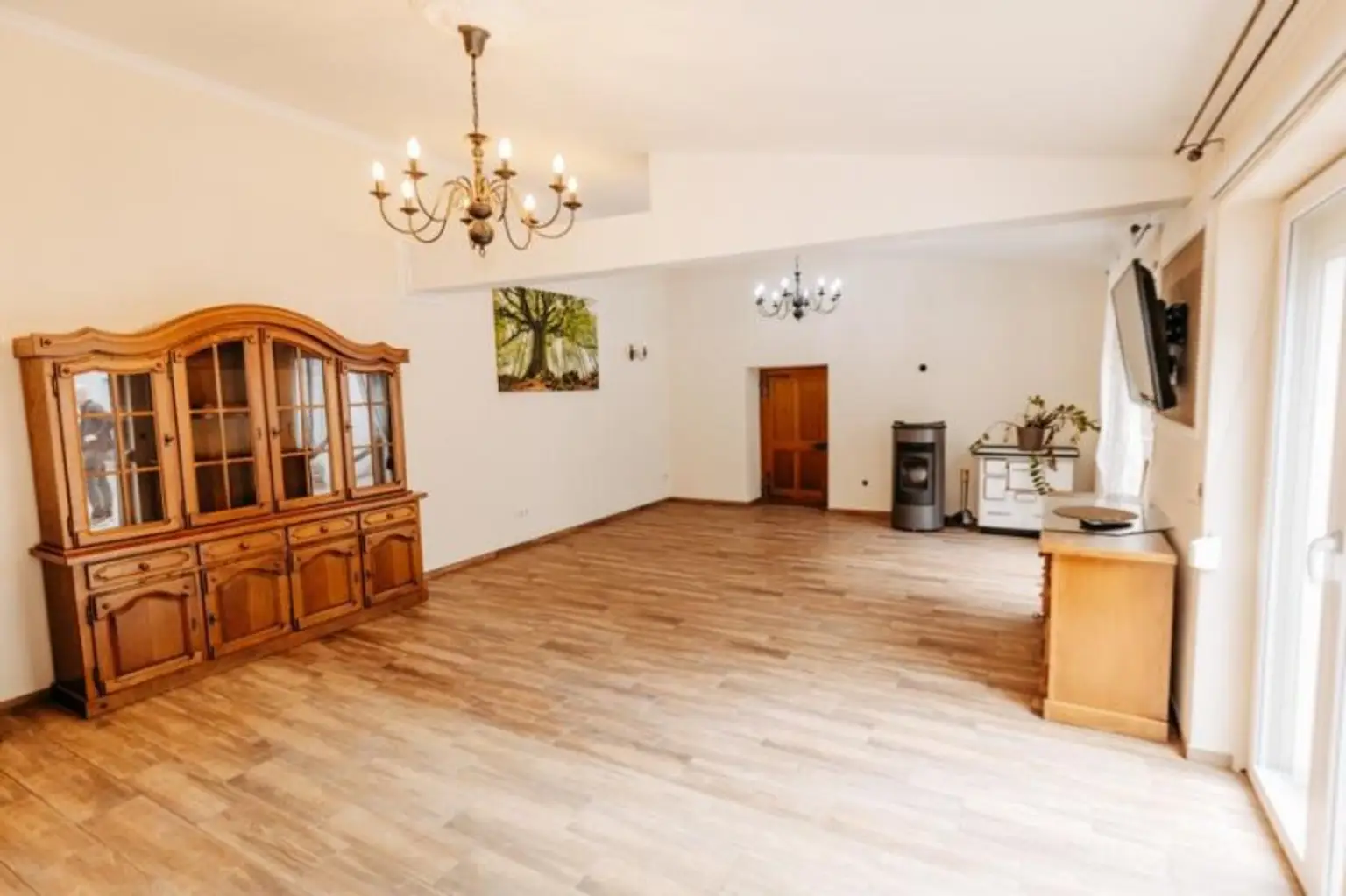 Gepflegtes, neu revitalisiertes  und liebevoll erhaltenes Landhaus. Natur, Sonne, Ruhe,  Seelenheil.