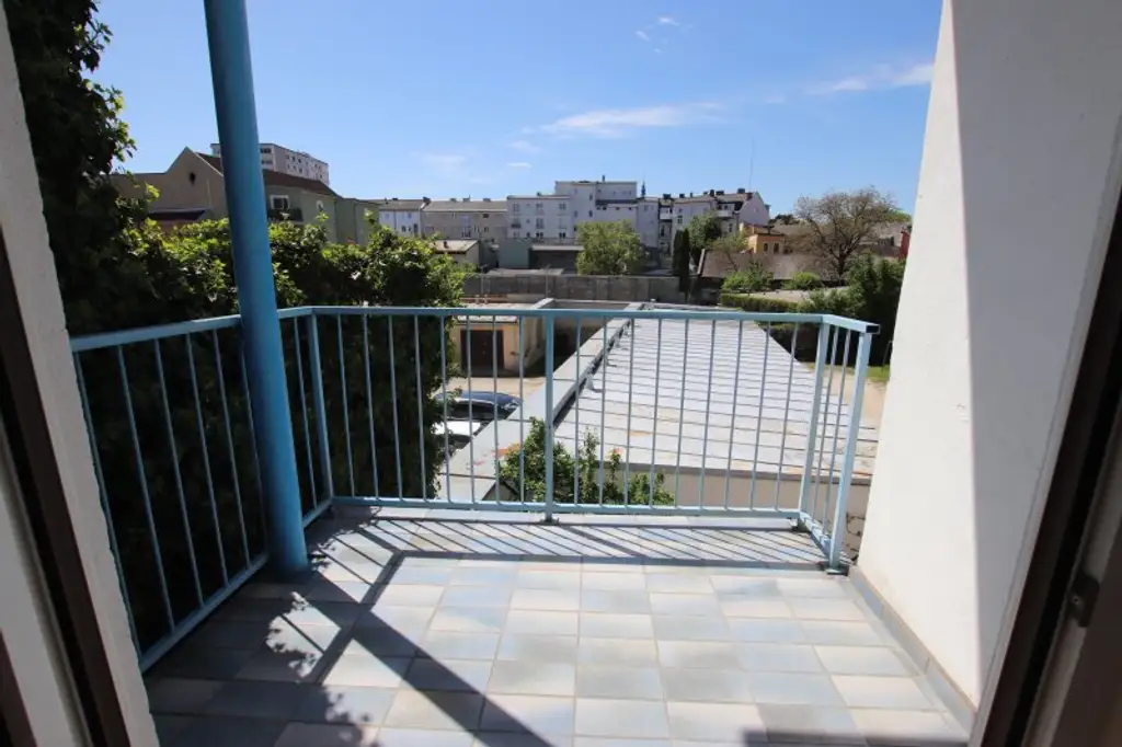 Tolle, sanierte 101m² - 4 Zimmer Altbauwohnung in der Mariannengasse - City