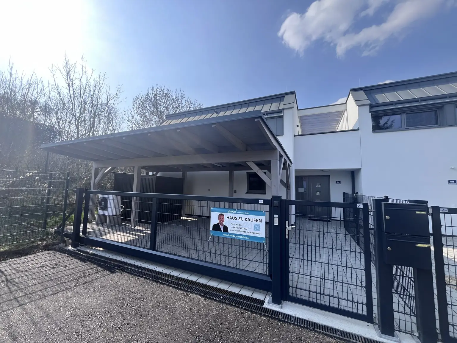 Erstbezug !!! Traumhafte Doppelhaushälfte -  mit 5 Zimmern, Garten, Wohnkeller und Stellplätzen!