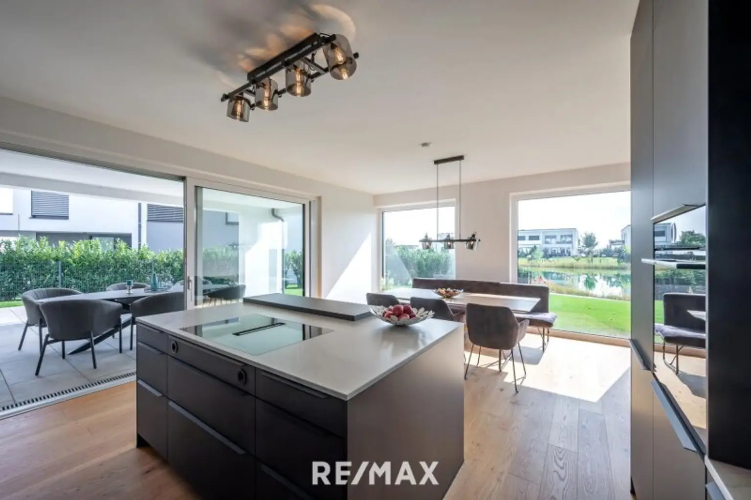 Leben pur! Exklusiv und natürlich zugleich. Im Sommer sonnen-,  im Winter eisbaden.