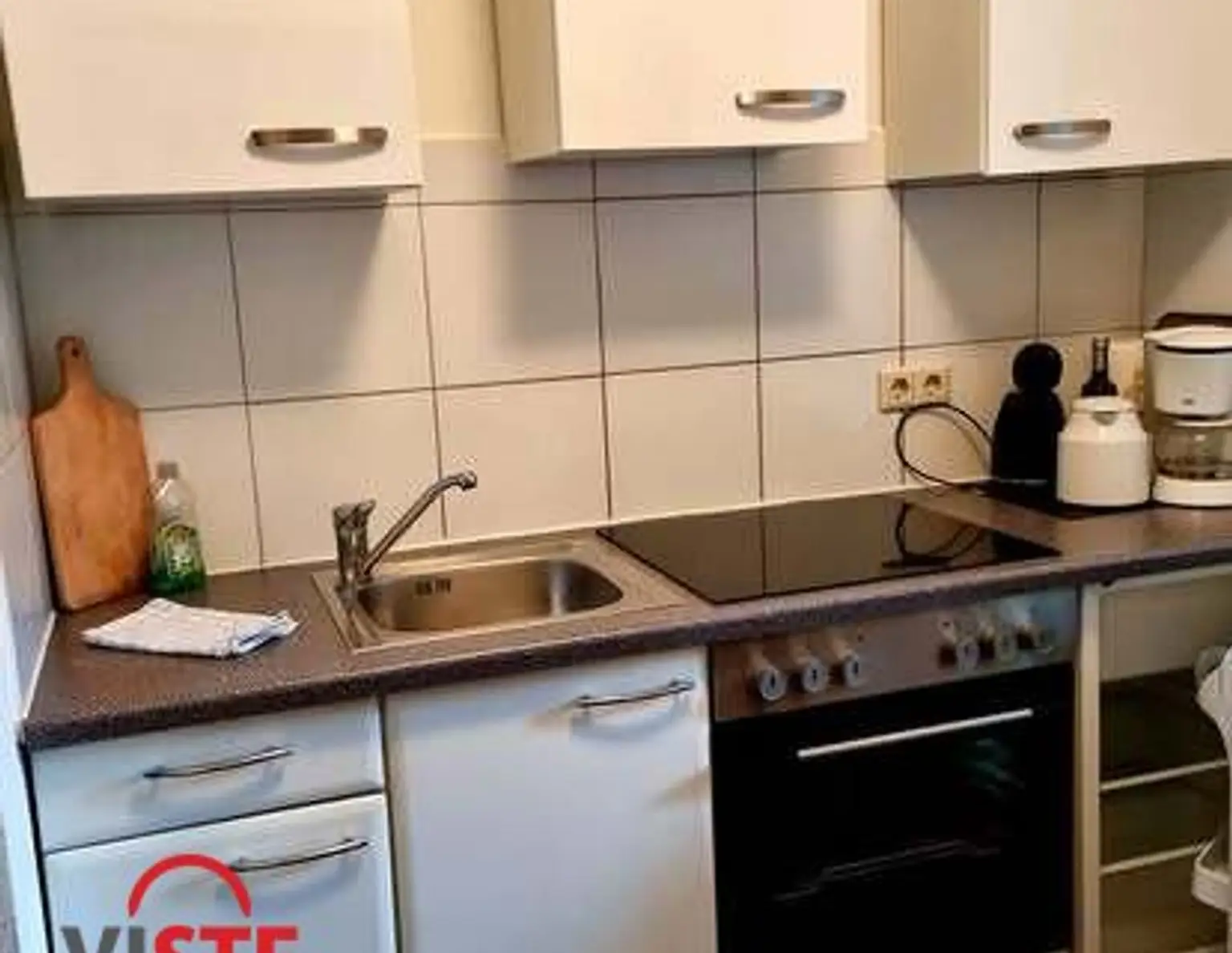 Kompaktes Wohnhaus mit 6 Kleinwohnungen - Anlageobjekt/Mitarbeiterwohnhaus in zentraler Stadtlage