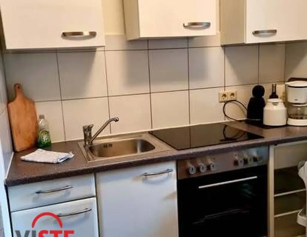 Kompaktes Wohnhaus mit 6 Kleinwohnungen - Anlageobjekt/Mitarbeiterwohnhaus in zentraler Stadtlage