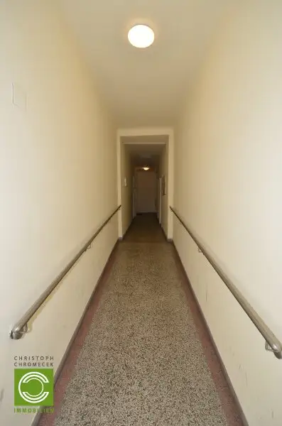 CHRISTOPH CHROMECEK IMMOBILIEN - 1090 WIEN - Renovierungsbedürftige Dachgeschoßwohnung mit Terrasse!