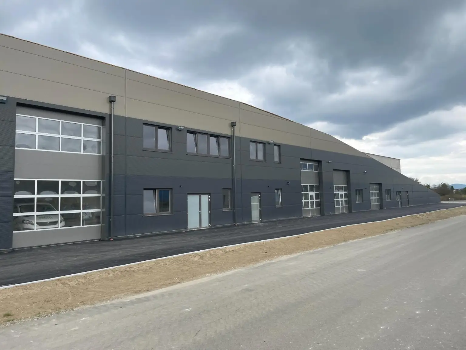 Gewerbe-/ Büro-/ Ordination-/ Lagerflächen von 96 - 307 m² Fläche im Gewerbepark Ansfelden zu vermieten, Nähe A1 (Audorf Süd) (Top 02)