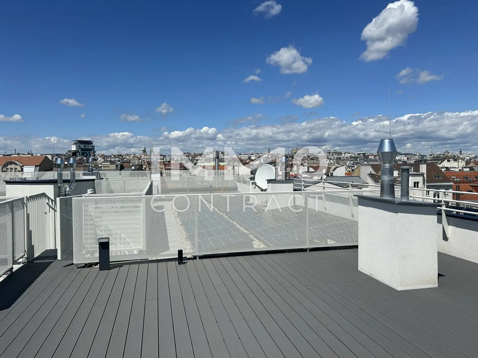 LUXURIÖSE 4-ZIMMER-WOHNUNG MIT
DACHTERRASSE - beim Naschmarkt