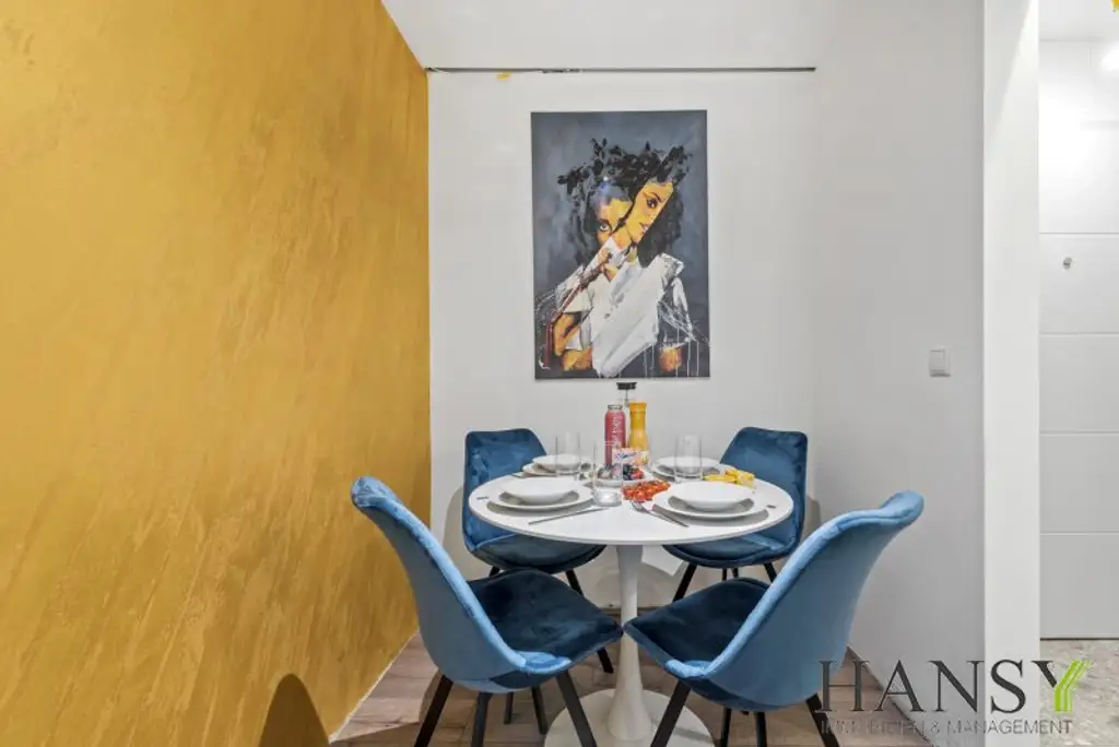 Vollmöblierte 3-Zimmer-Wohnung mit Loggia & zwei getrennt begehbaren Schlafzimmern! (WG-tauglich) 5 Gehminuten zur Mariahilfer-Straße