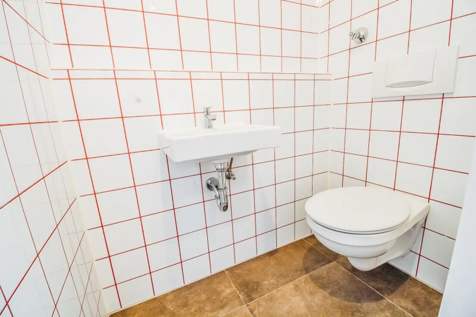 DAN KÜCHE I TIEFGARAGE I BADEWANNE I NEUBAU I SEHR HELL I TOP-SANIERT I LETZTER STOCK I SEHR RUHIG I BLICKL INS GRÜNE I TOP GRUNDRISS I AB SOFORT I