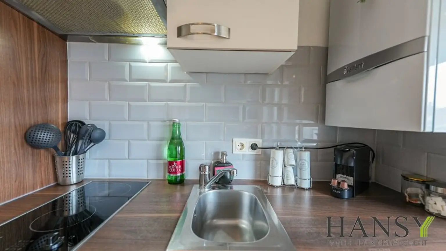Charmantes vollmöbliertes Dachgeschoss-Studio mit Lift, Terrasse und Weitblick!