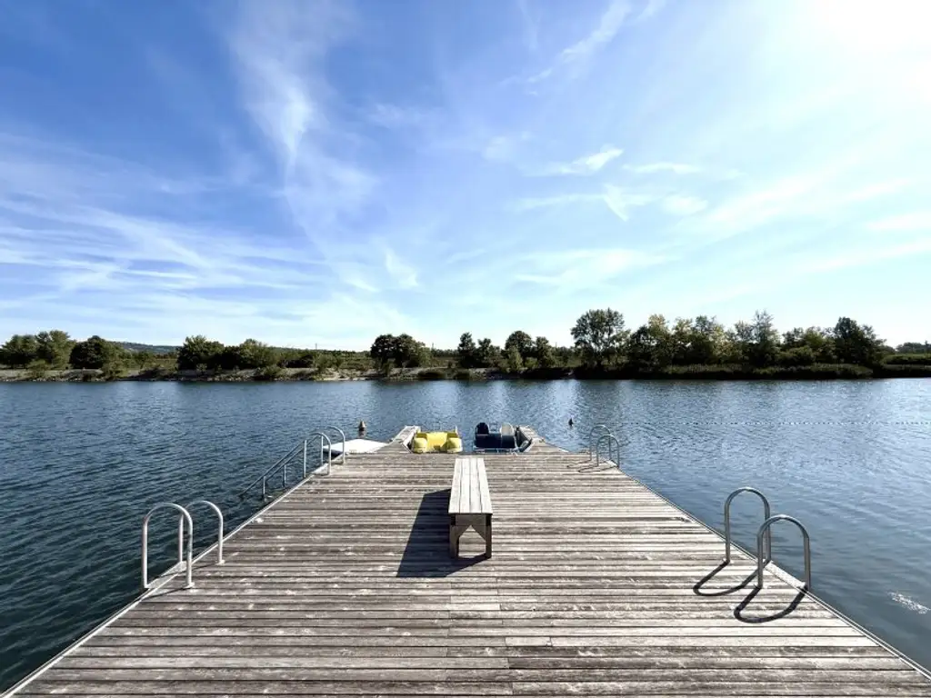ERSTBEZUG MIT BADESTEG AM WASSER: Ruhelage mit Fernblick über die Donau I großzügige Terrassen & geräumige Wohnküche