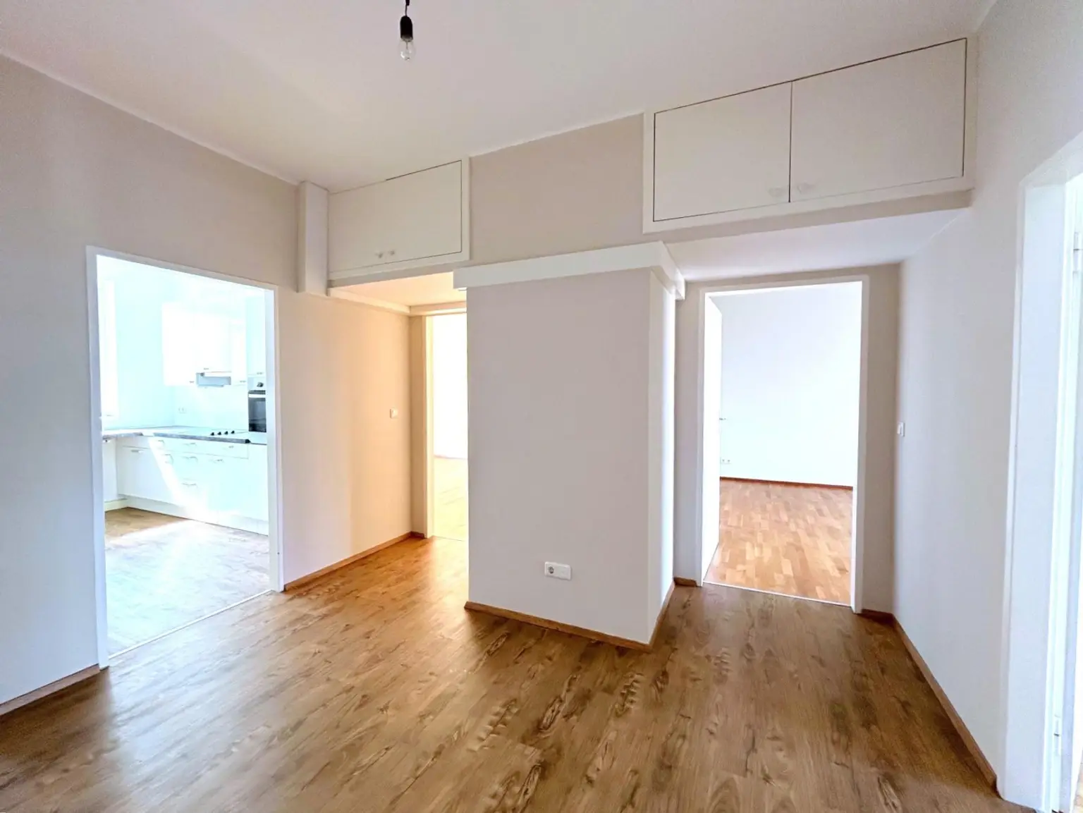 Linz/Stadt (Schubertstraße): Mietwohnung ca. 81,4 m² Wfl + BALKON (WG-geeignet)