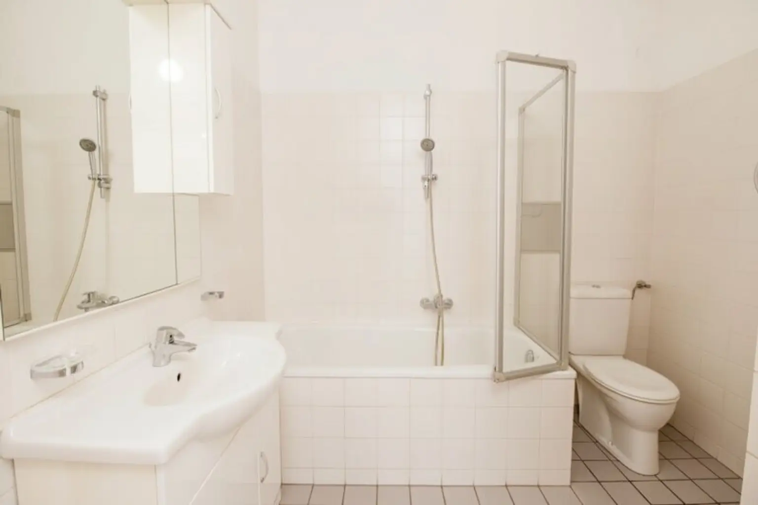 Helle 2-Zimmer-Altbauwohnung im 19. Bezirk – Nähe Hohe Warte / Silbergasse