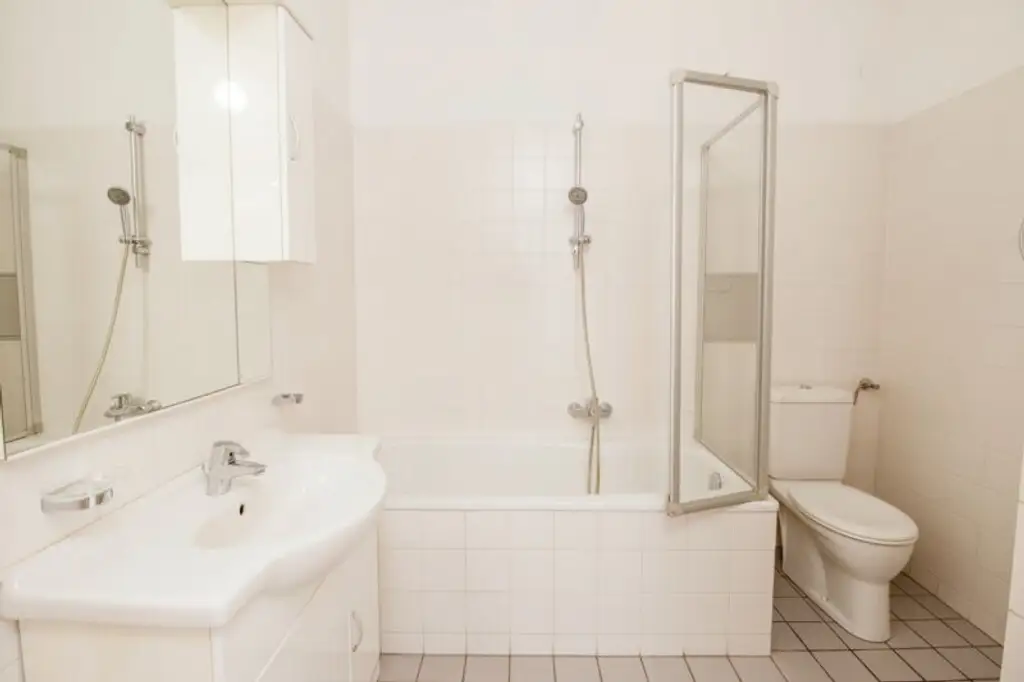 Helle 2-Zimmer-Altbauwohnung im 19. Bezirk – Nähe Hohe Warte / Silbergasse