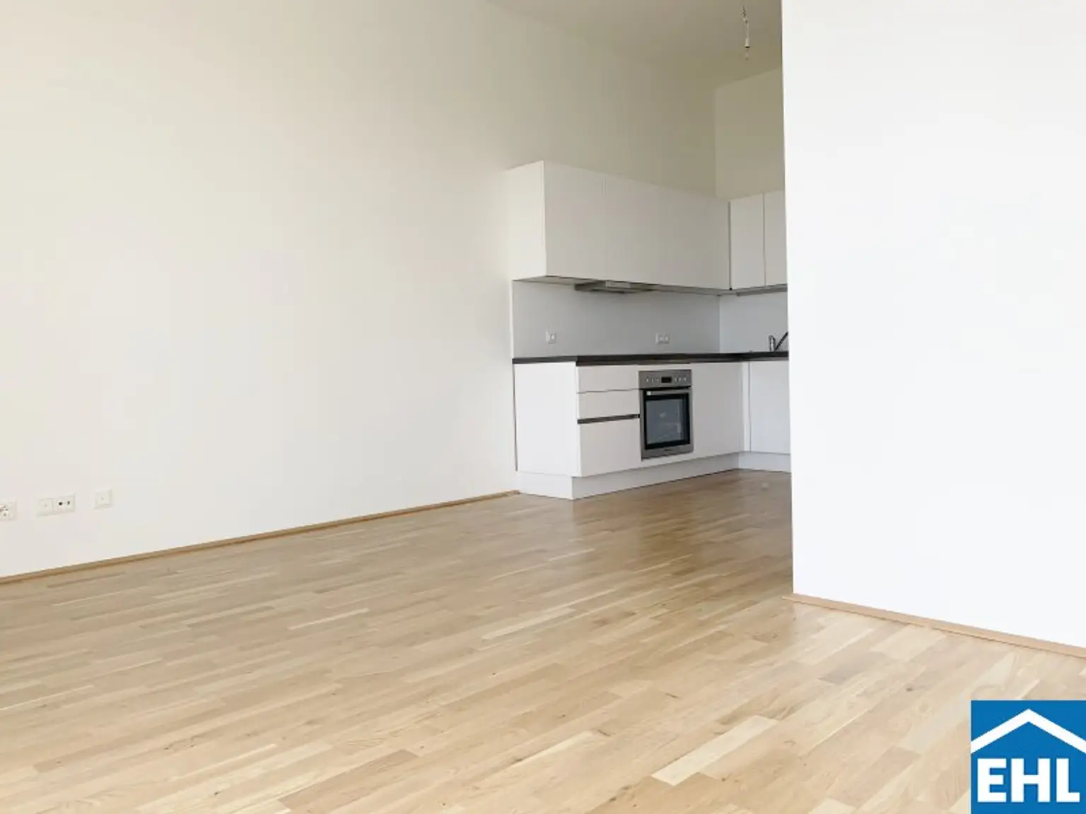 Moderner Wohnungshit für zwei mit Balkon an der Lände!