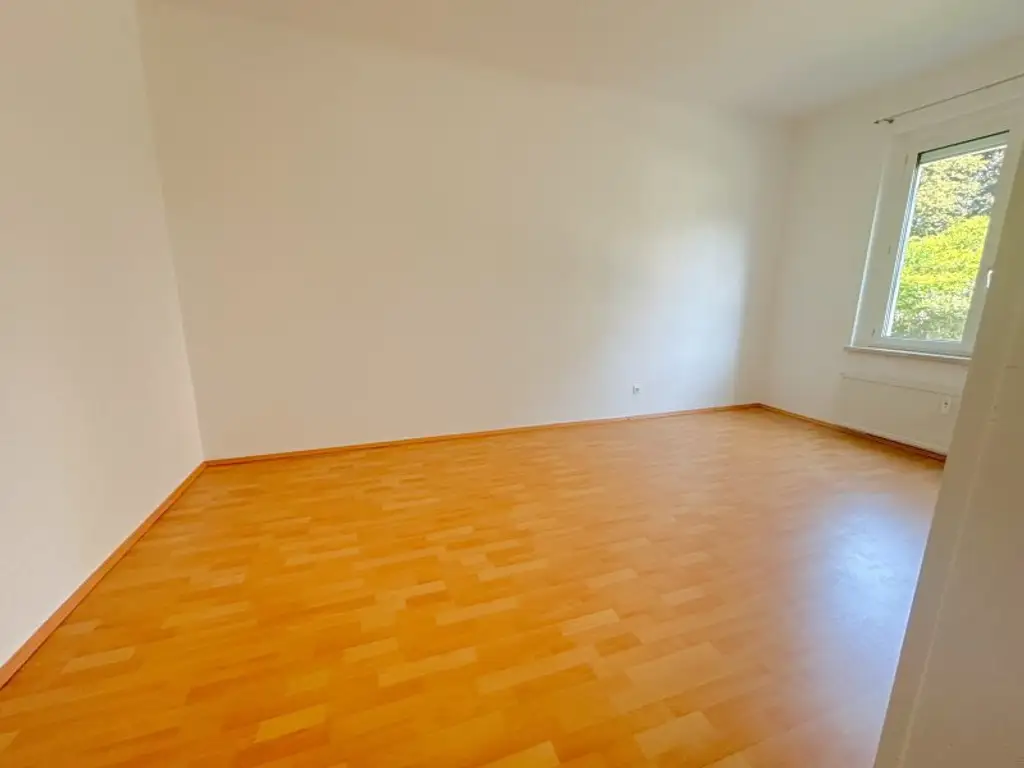 Gemütliche 2-Zimmer-Wohnung mit möblierter Küche in idealer Lage!