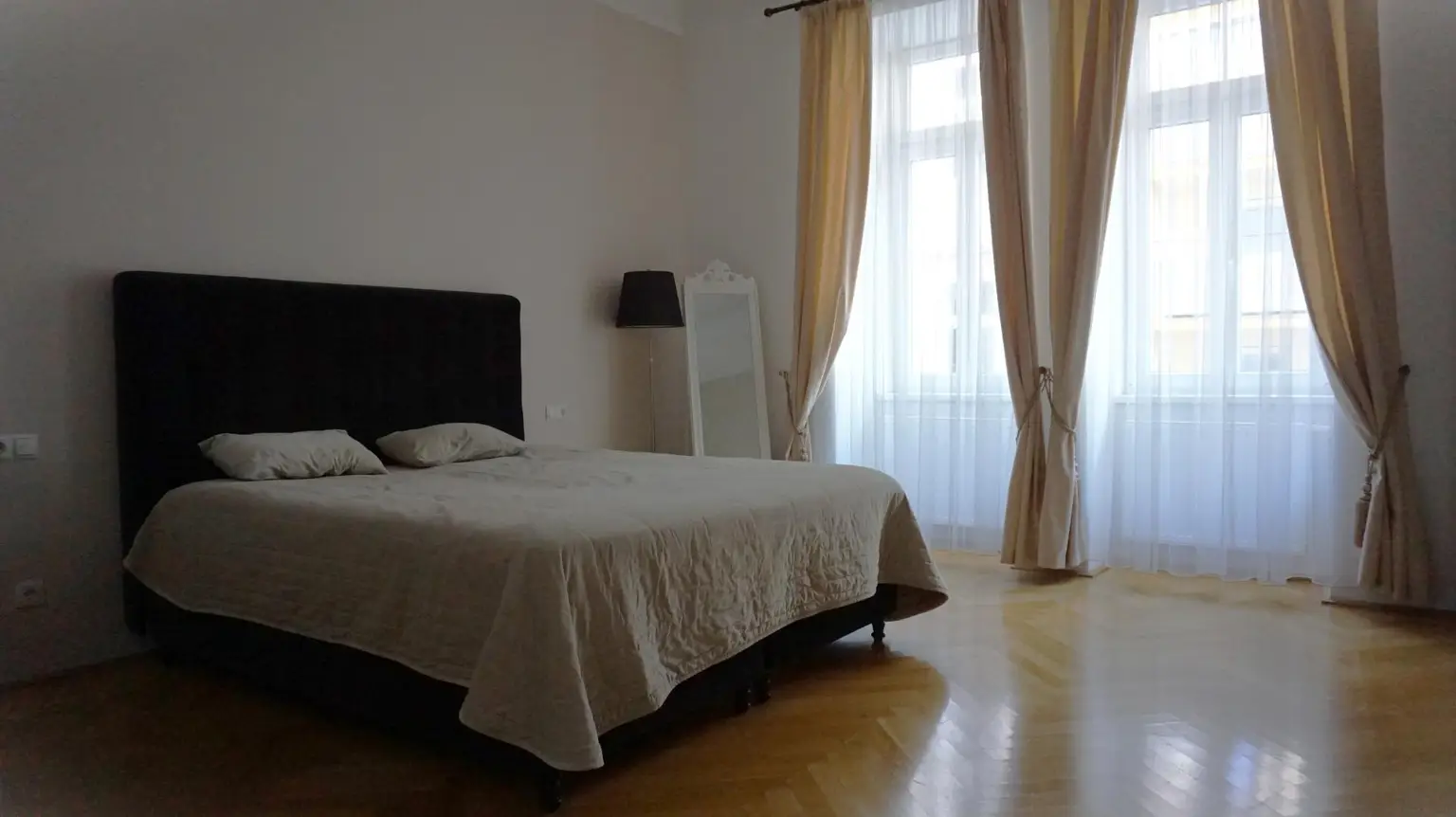 1050 Wien Altbaujuwel! Generalsanierte 3-Zimmer-Wohnung Nähe Naschmarkt