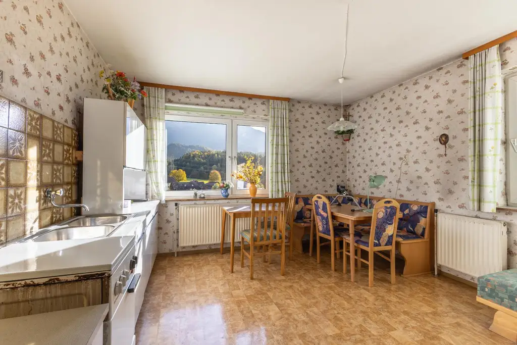 Ein- Zweifamilienhaus mit traumhaften Mittagskogelblick