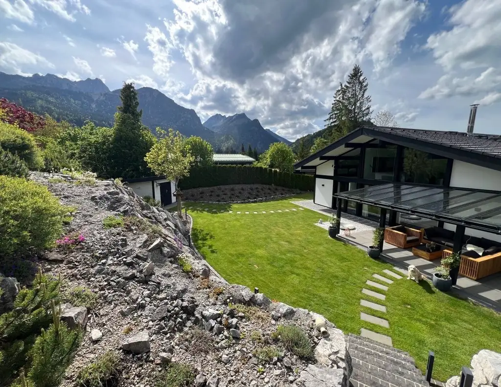 Pflach/Nähe Reutte-Füssen! Hochwertiges Einfamilienhaus mit Einliegerwohnung!