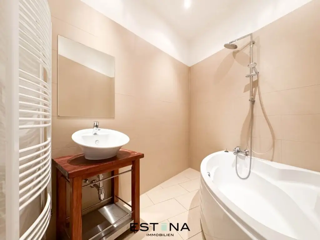 Wohnen mit Blick auf die Karlskirche