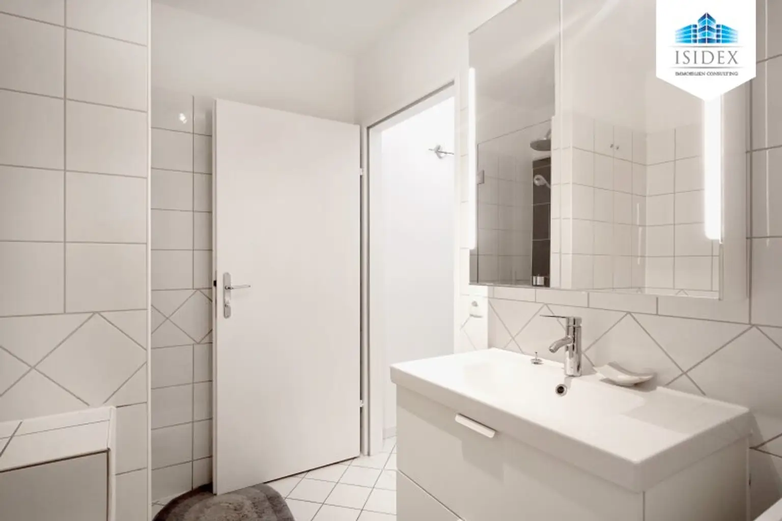 **NEU** Top ausgestattete 3-Zimmer DG-Maisonetten-Wohnung mit großzügiger TERRASSE und SAUNA! Perfekte Lage!!