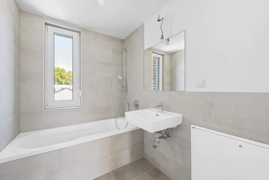 Geräumige Dachgeschoss Wohnung an der Lobau!