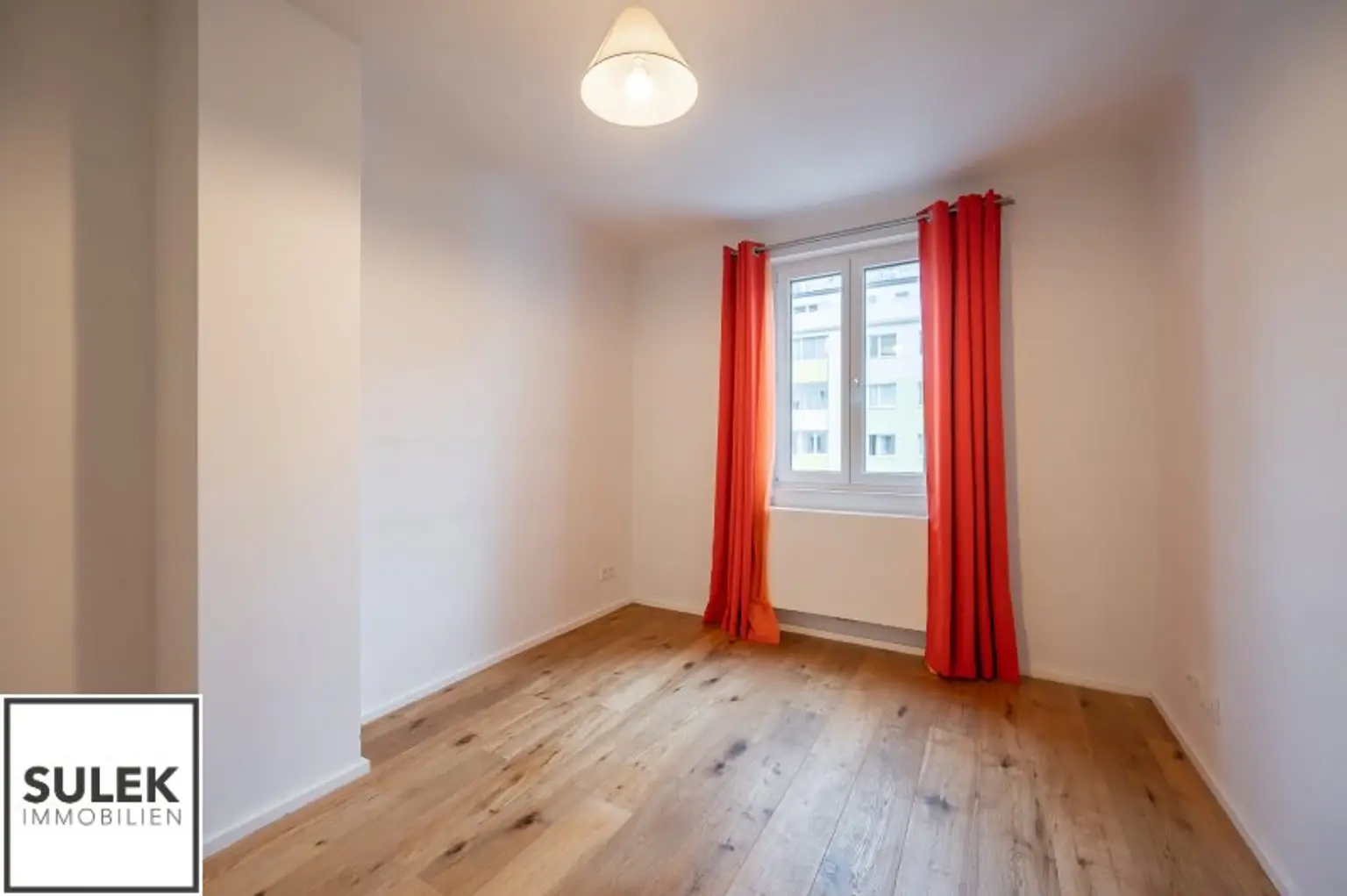 Gut geschnittene, modernisierte 4 Zimmer Wohnung mit Fernblick beim Schweizergarten - ab sofort beziehbar! (nicht WG-geeignet)