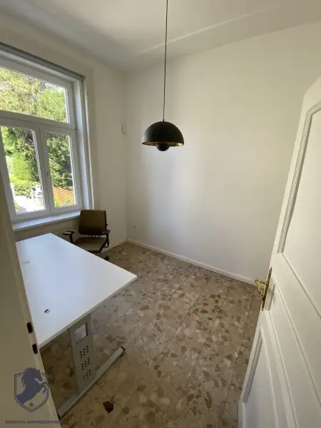 Zum Verkauf gelangt eine außergewöhnliche Villa in absoluter Bestlage von Hietzing