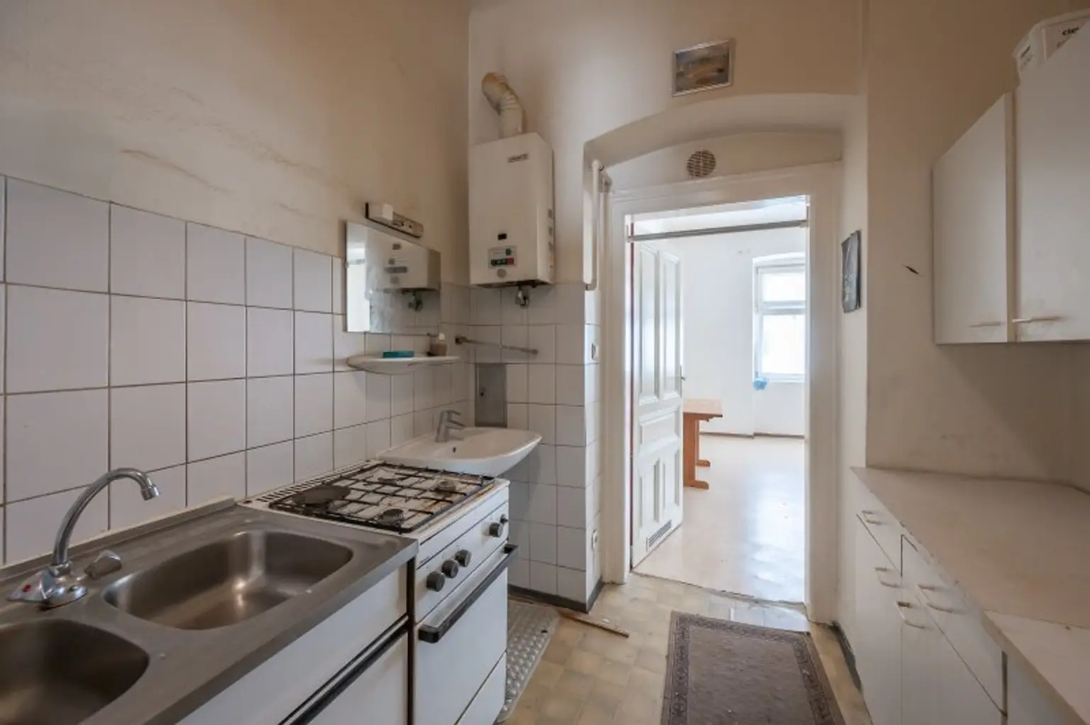 ++NEU++ Für Bastler: Sanierungsbedürftige 1-Zimmer-Wohnung, viel Potenzial!