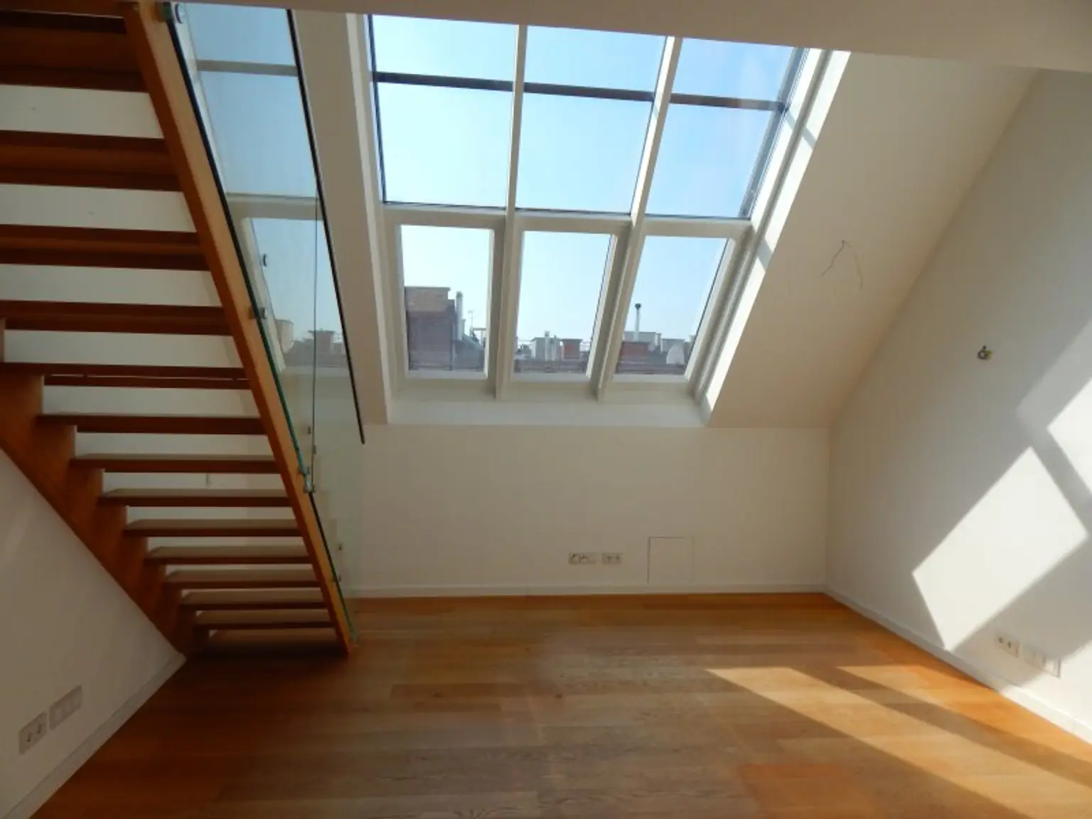 Wohntraum helle und ruhige Dachterrassenwohnung mit Fernsicht