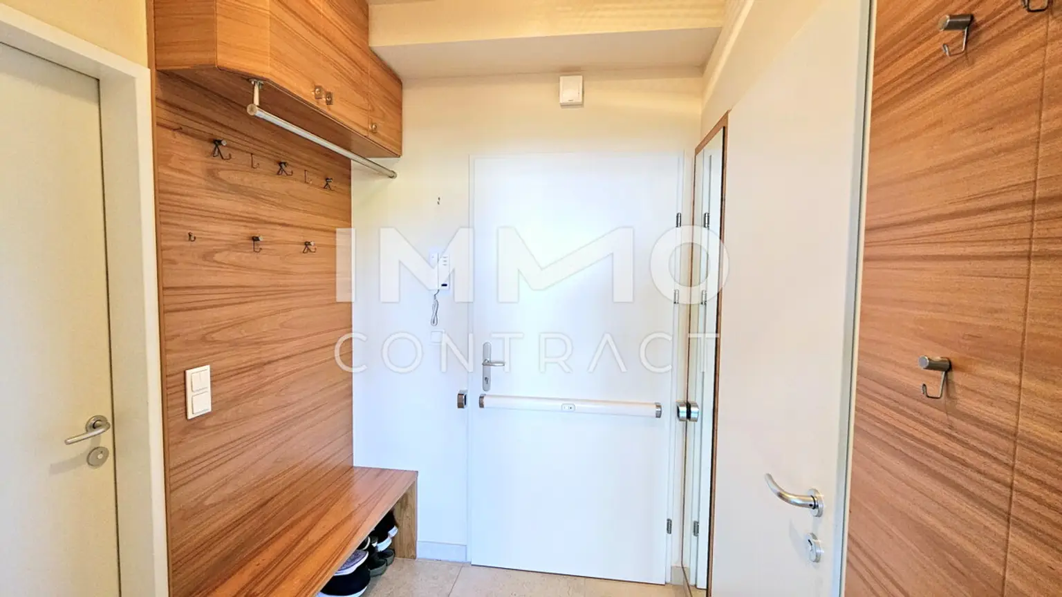 Jeden Tag Urlaubsfeeling: Exklusive 2-Zimmer-Wohnung mit großem Balkon & Seeblick