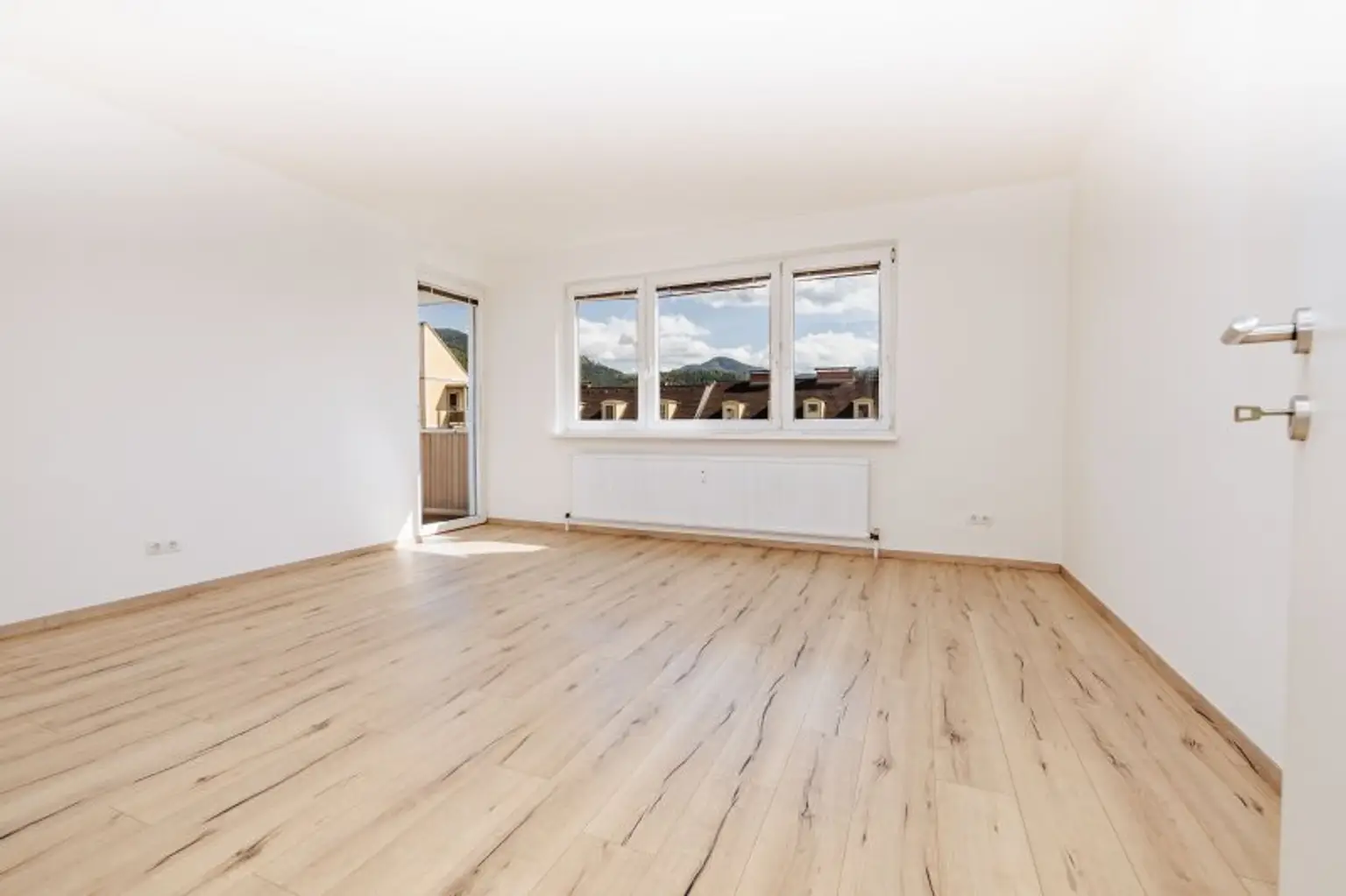 PROVISIONSFREI I LIFT I 3 ZIMMER I BAD MIT WANNE I SONNIG & HELL I LOGGIA I INNENHOFLAGE I PROJEKT WOHNEN I