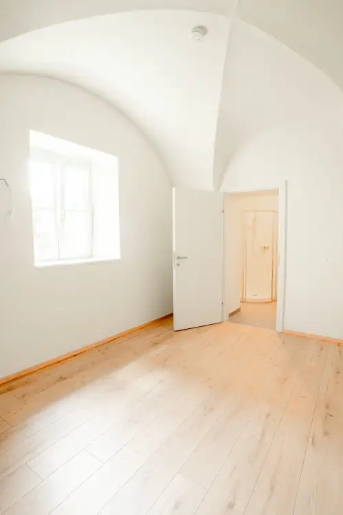 2-Zimmer Premium Mietwohnung mit großem Garten am Kreuzbergl