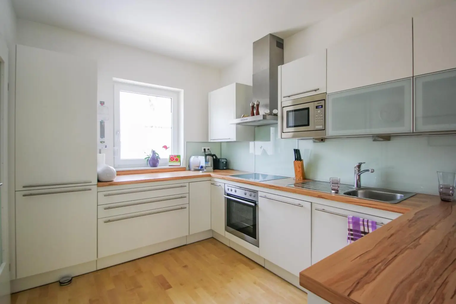 Niedrigenergie-Doppelhaushälfte in Mauer. 5 Zimmer, Terrasse, Garten und Autostellplatz