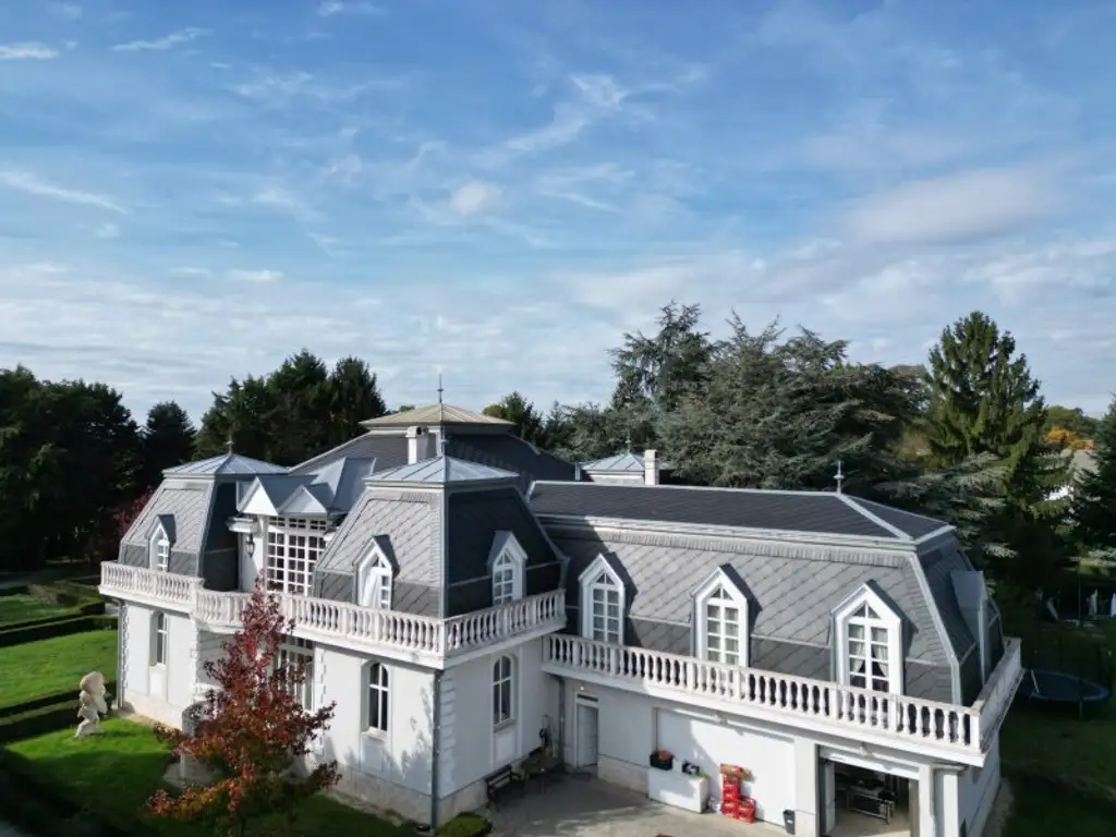 +++ Exklusive Villa im Herzen von Szombathely – Ruheoase auf rund 5300 m² +++