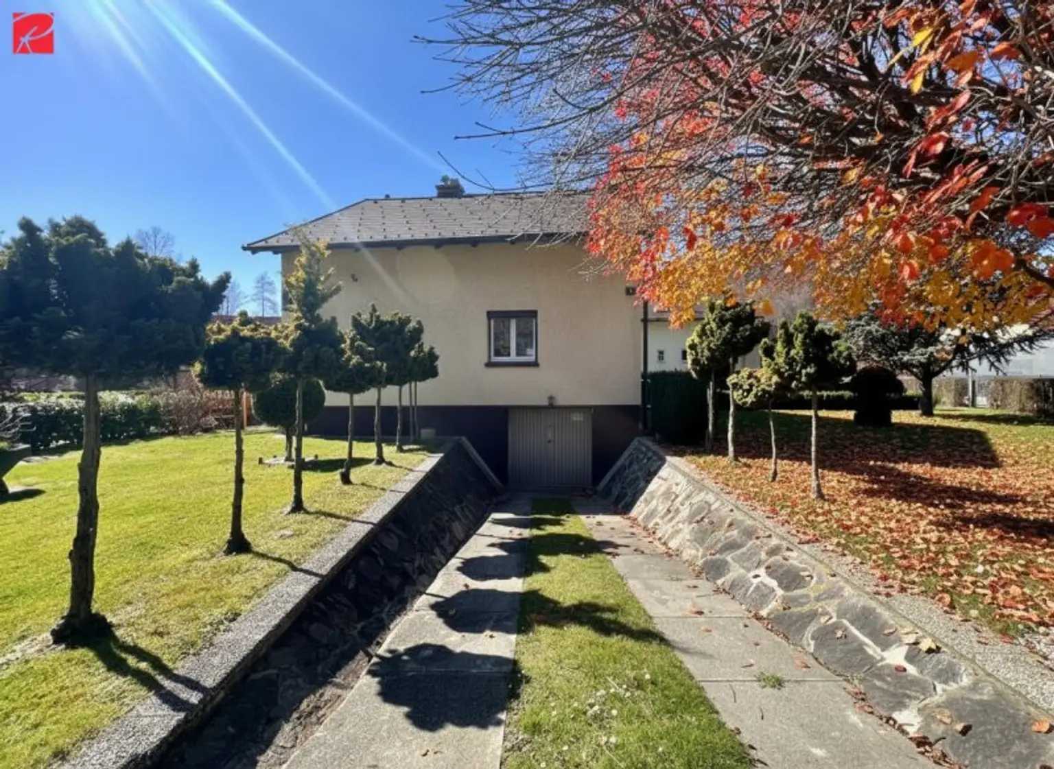 Idyllisches Einfamilienhaus inkl. zwei Carports!
