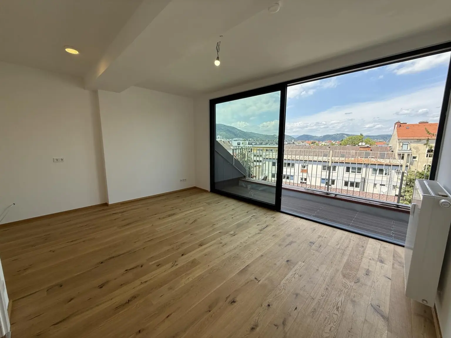 Erstbezug: Moderne Dachgeschosswohnung mit Balkon und Lift in begehrter Lage nahe dem Lendplatz K6/11