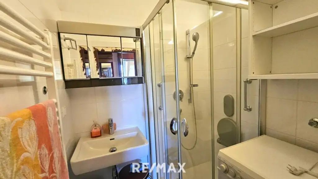 TOP LAGE SUCHT NEUEN GLANZ! Sanierungsbedürftige 2 Zimmer Wohnung