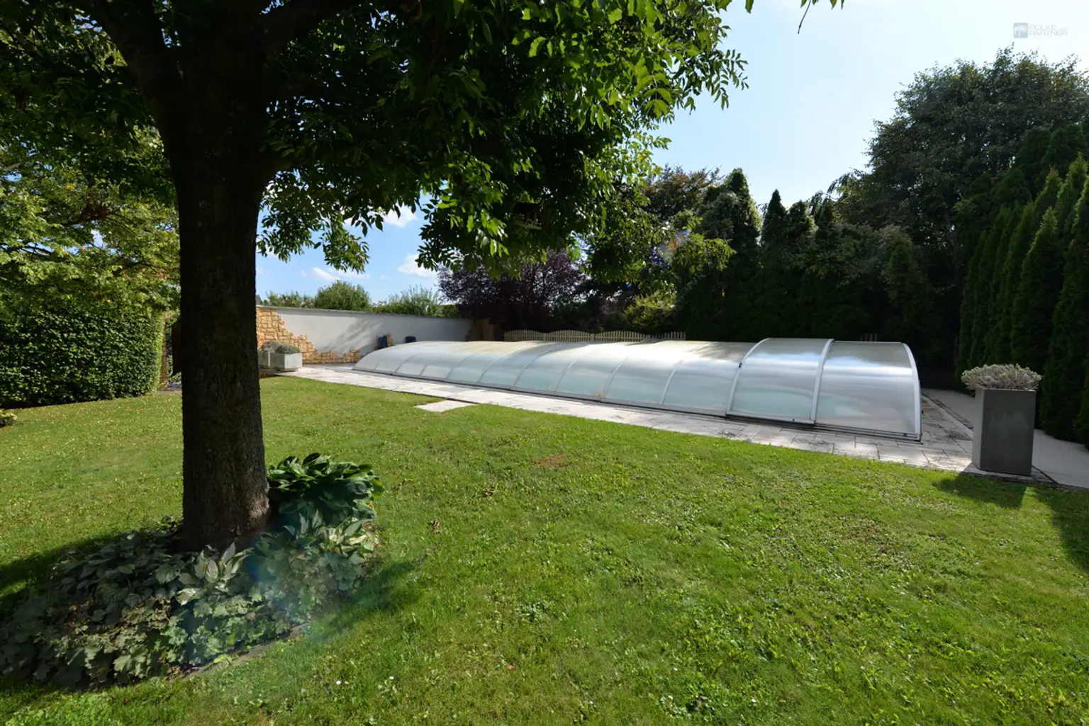 GARTENPARADIES   -  9.000 M² - 
LANDHAUS IN PARKLANDSCHAFT  
NUR 30 MINUTEN VON WIEN