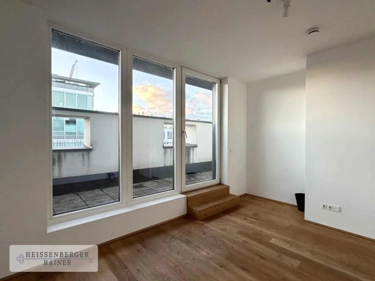 HOCHWERTIG, GROSSZÜGIG, SONNIG /// herrliche Dachterrassenwohnung /// Jacquingasse