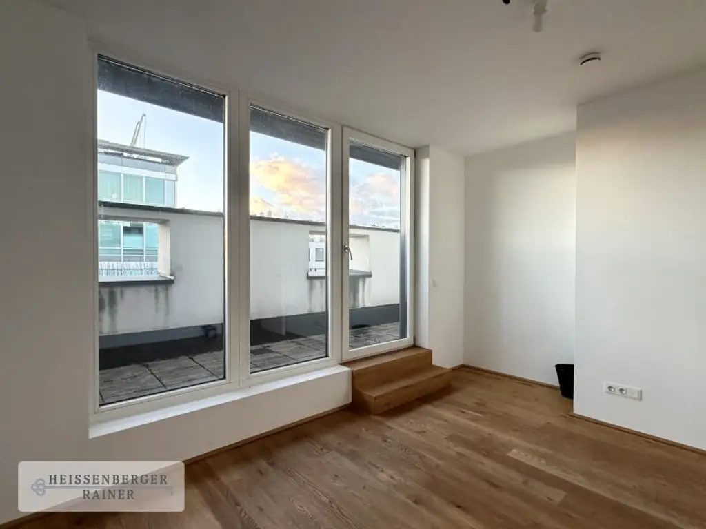 HOCHWERTIG, GROSSZÜGIG, SONNIG /// herrliche Dachterrassenwohnung /// Jacquingasse