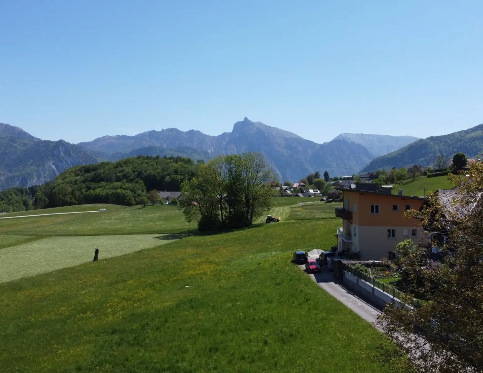 Prestige-Grundstück mit Traunsee-Panorama und Studie für eine Luxusvilla