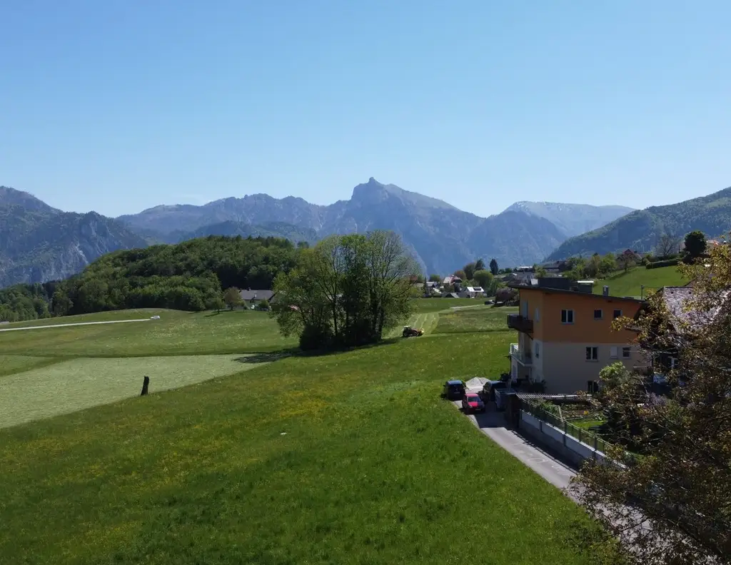 Prestige-Grundstück mit Traunsee-Panorama und Studie für eine Luxusvilla