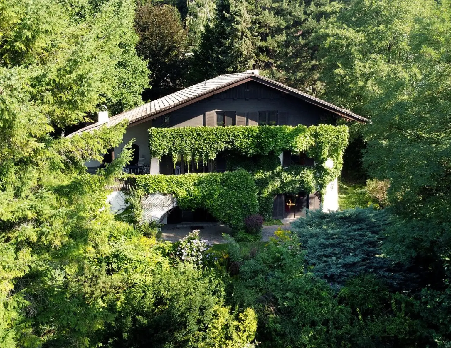 Velden - Ein/Zweifamilienhaus mit XXL-Gartenanlage, Panoramablick und Zweitwohnsitz-Widmung