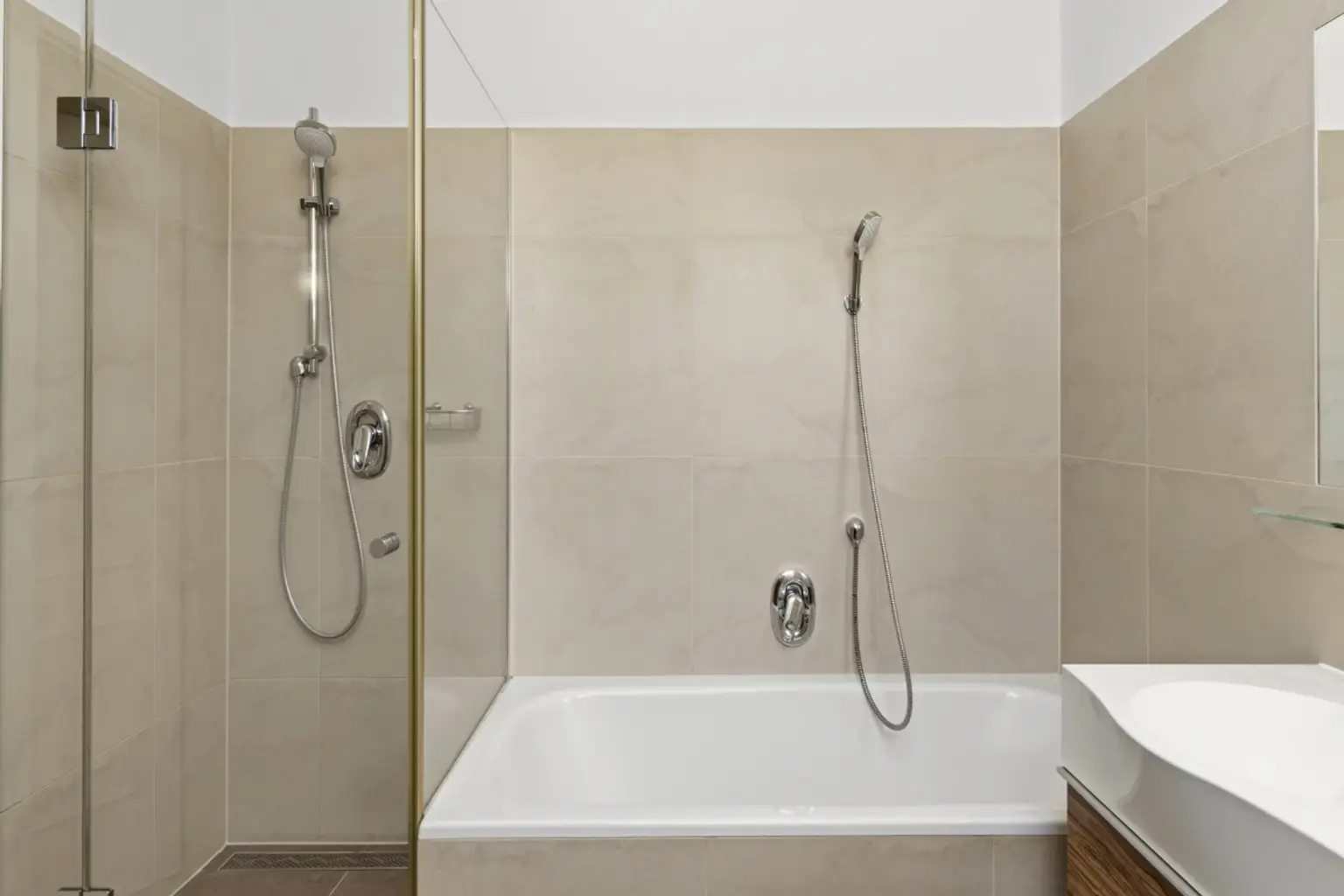 KK | ++ NEU ++ CHARMANTES Reihenhaus in Ruhelage – Gießhübl | Prima Service Immobilien
