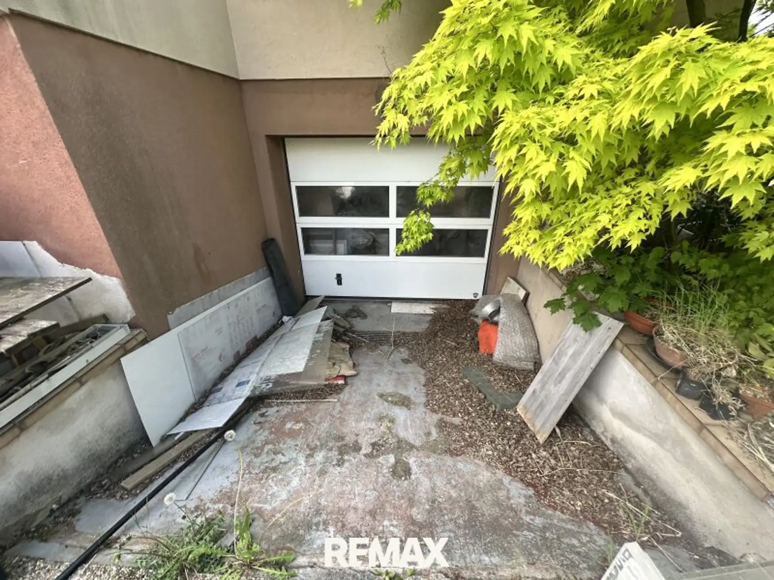 Zufahrt Garage