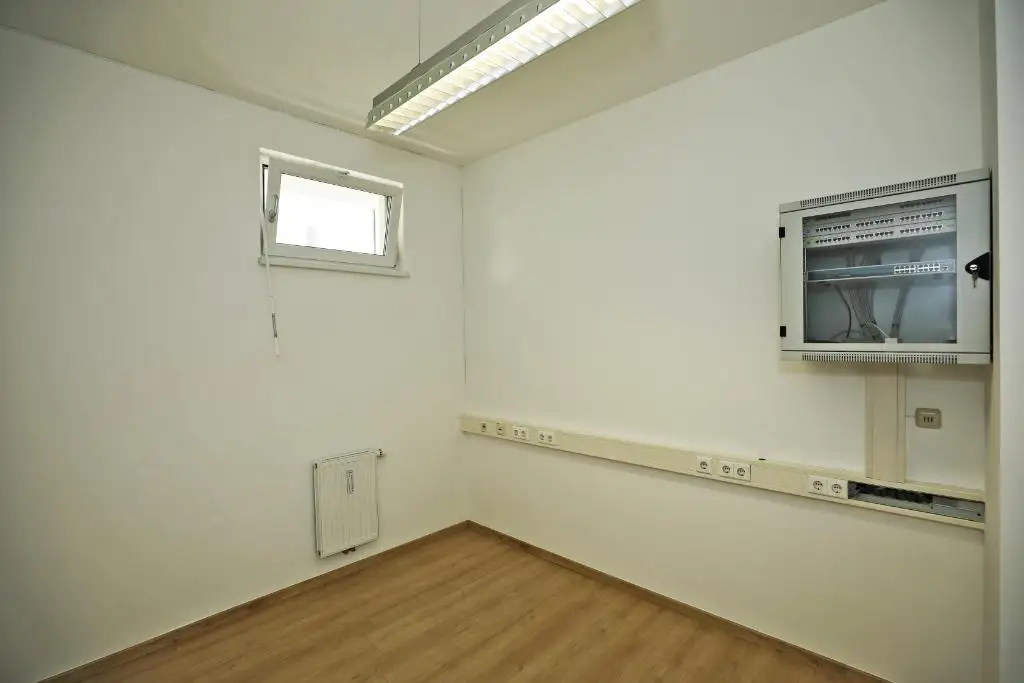 Neuwertiges, barrierefreies Büro im Zentrum von Graz-Andritz
